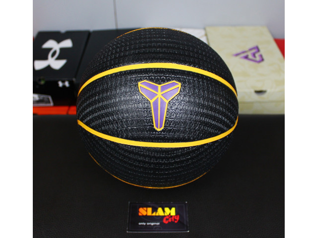 Nike Playground 8P K Bryant - Універсальний Баскетбольний М'яч