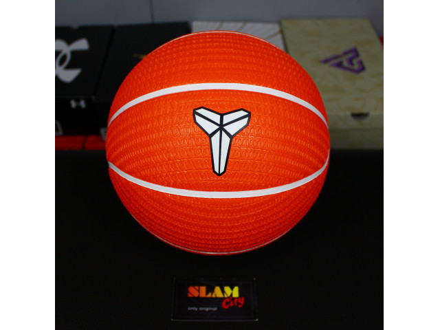 Nike Playground 8P K Bryant - Універсальний Баскетбольний М'яч