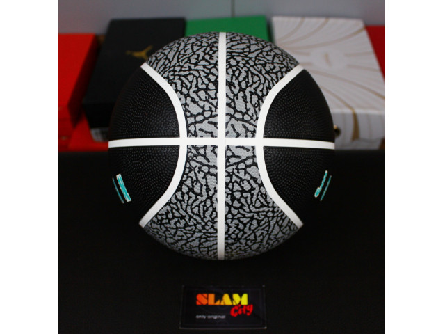 Air Jordan Playground 8P 2.0 - Універсальний Баскетбольний М'яч