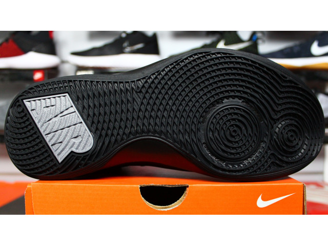 Nike Air Versitile IV - Баскетбольные Кроссовки